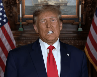 "Я врегулюю": Трамп вважає, що Зеленський допустив війну в Україні