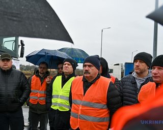 "Договоренность была сорвана": украинские водители на границе планируют голодовку (видео)