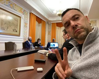 Арестович, Олешко і Бондаренко: Зеленський ввів нові санкції РНБО (документи)