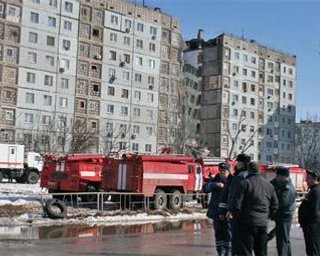 По делу об обрушении дома в Астрахани начались задержания