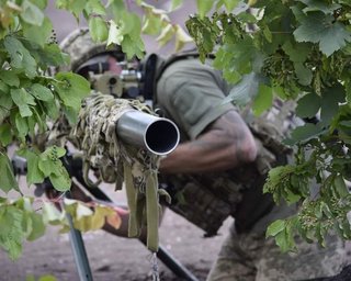 "Бои носят жесткий характер": ВС РФ пытаются выбить ВСУ с позиций на 2-х направлениях