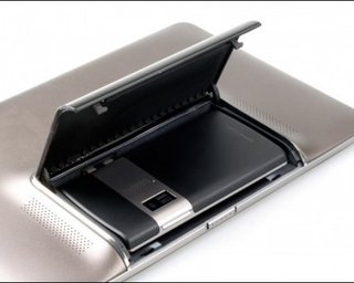 Asus презентует смартфон, спрятанный внутри планшета