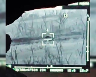 Танк ЗС РФ відкрив "дружній" вогонь: прикордонники відбили штурм під Бахмутом (відео)
