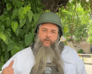 "Чудом вижили": головний рабин України Асман потрапив під обстріл у Херсоні (відео)