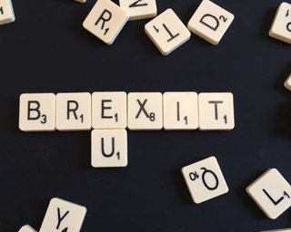 В Великобритании назвали новую сумму потерь от "жесткого" Brexit