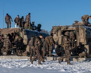 Перевернути драбину ескалації: що означають слова Макрона про відправлення військ в Україну, — генерал