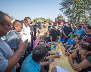 Аваков о пожарах на Луганщине: "Нам не хватает технических возможностей"