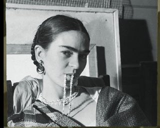  Из архива Фриды Кало отреставрируют 369 фотографий