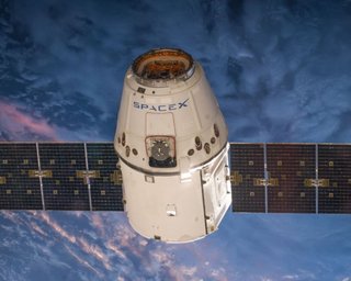 SpaceX предоставит услугу похорон в космосе