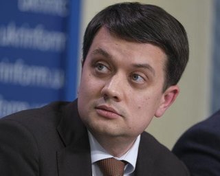 Разумков хочет законодательно определить, как называть боевиков
