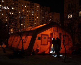 Київ з опівночі переходить на тимчасові графіки відключення світла, — ДТЕК