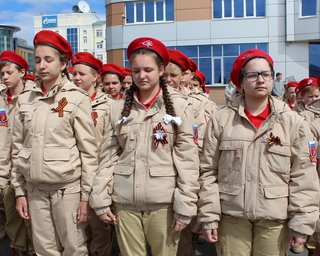 Хотіла загнати дітей у "Юнармію": керівницю ліцею на Луганщині судитимуть, — СБУ