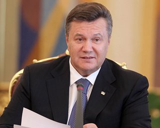 Янукович подписал закон об отмене уголовной ответственности за контрабанду
