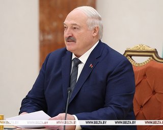 "Чепуха полная": Лукашенко назвал Зеленского своим сыном (видео)