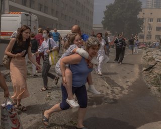 "Досить дитячих смертей": популярні блогери виступили за припинення війни, чому військові їх засудили