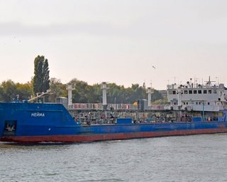 Моряки с задержанного танкера возвращаются домой, судно остается в Измаиле, – посольство