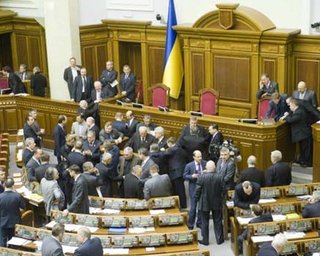 БЮТ заблокировал трибуну ВР