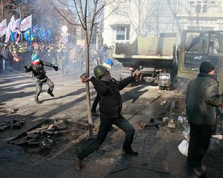 Беркут зачистил перекресток на Институтской