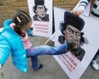 В Париже захвачено посольство Ливии