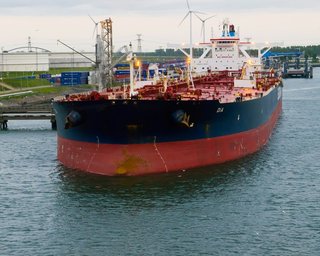 Росія збільшила експорт нафти, попри атаки українських дронів, — Reuters