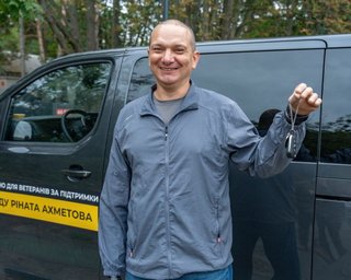 Рінат Ахметов підтримав інклюзивний проєкт Вадима Свириденка: 8,6 млн грн спрямують на ветеранську петанк-арену та спеціальний автомобіль