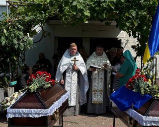Думали, что вернутся живыми: в Киевской области попрощались с убитыми братьями Мосейчук (видео)