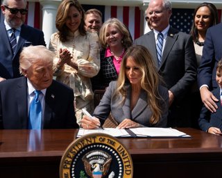 "Ви послужите всьому людству": став відомий зміст листа Меланії Трамп до Путіна
