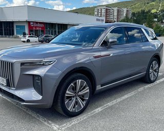Постійний гість на СТО: китайський Rolls-Royce шокував власника своєю ненадійністю (фото)