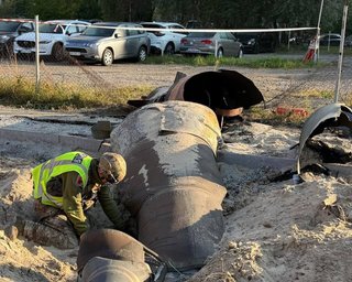 В Дарницком районе обнаружили баллистическую ракету с целой боевой частью (видео)