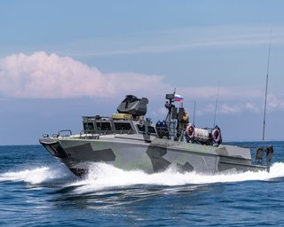 Дрон ГУР попал по десантному катеру "БК-16": как выглядит корабль и возможен ли ремонт (фото)
