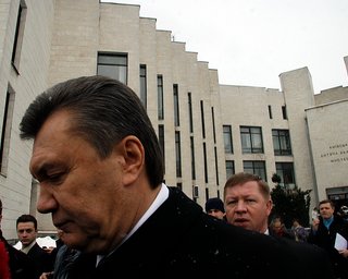 Уровень поддержки Януковича продолжает падать, - опрос