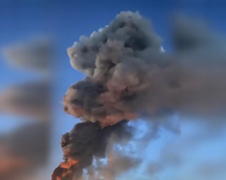 Поврежденные дома и горящие склады: в пяти районах Киевской области наблюдаются последствия массированной атаки РФ