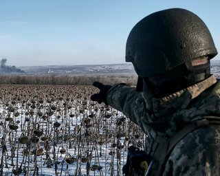 Бої в Бахмуті й Соледарі: Зеленський обіцяє прискорити підвезення боєприпасів