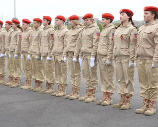 Окупанти РФ намагаються залучити молодь до проросійських організацій на Херсонщині, — ГУР