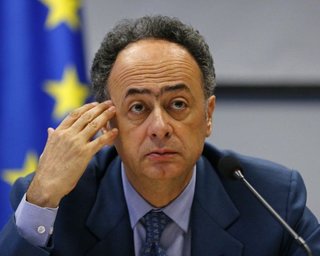 Посол ЕС раскритиковал идею Порошенко о небиометрических паспортах для Крыма и ОРДЛО