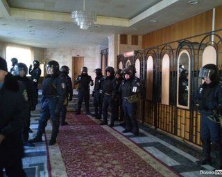 Протестующие беспрепятственно заняли Волынскую обладминистрацию