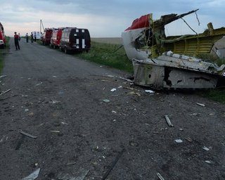 Террористы не выпускают поезд с вещами жертв авиакатастрофы