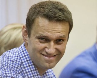 Навальный снимает кандидатуру с выборов мэра Москвы - штаб
