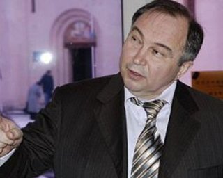 До конца года у Азарова сократят 150 человек