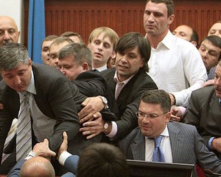 Сладовластие. Зачем богатым местные советы и  кресла мэров