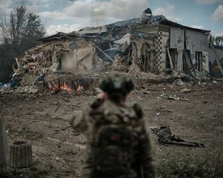 На тлі фейку про "взяття міста": ЗС РФ вшосте спробували встановити триколор у Торецьку