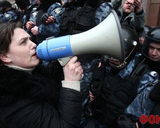 Черновецкий просит не пикетировать его во время гриппа