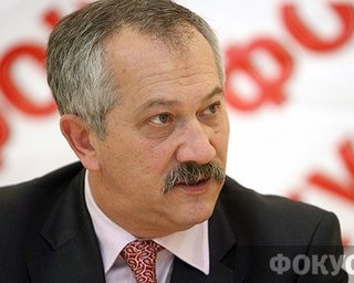 Пинзеник: 9 из 10 этажей дома правительства - лишние