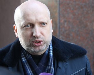 Турчинов  насчитал у регионалов 14 дубликатов карточек 
