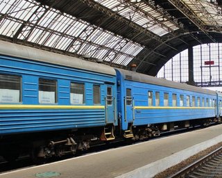 "Укрзализныця" возобновляет движение 17 региональных поездов