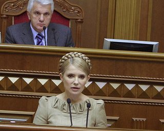 Сегодня Тимошенко придет к депутатам просить денег