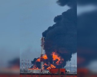 "Локальне загоряння": у Татарстані з ночі горить ключовий резервуар трубопроводу "Дружба" (відео)