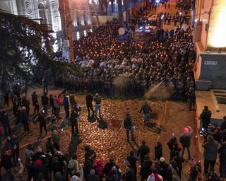 Протести у Грузії: поліція затримала 66 людей, а опозиція готує нові акції (фото, відео)