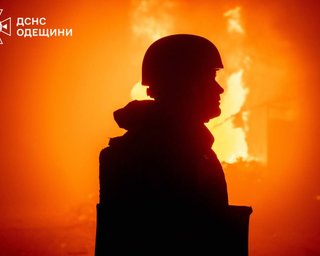 Массированная атака РФ: враг применил 30 ракет и 450 дронов, – Зеленский (фото)