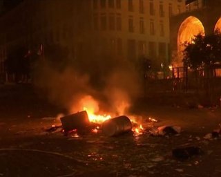 Жители Бейрута вышли на протесты против властей, были столкновения